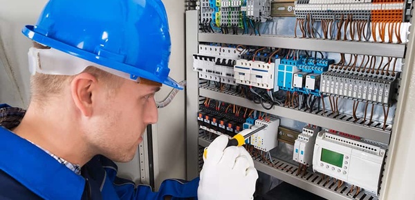 Elektroniker für Energie- und Gebäudetechnik (m/w/d) bei Elektro- und Fernsehtechnik Heid in Neunkirchen am Brand
